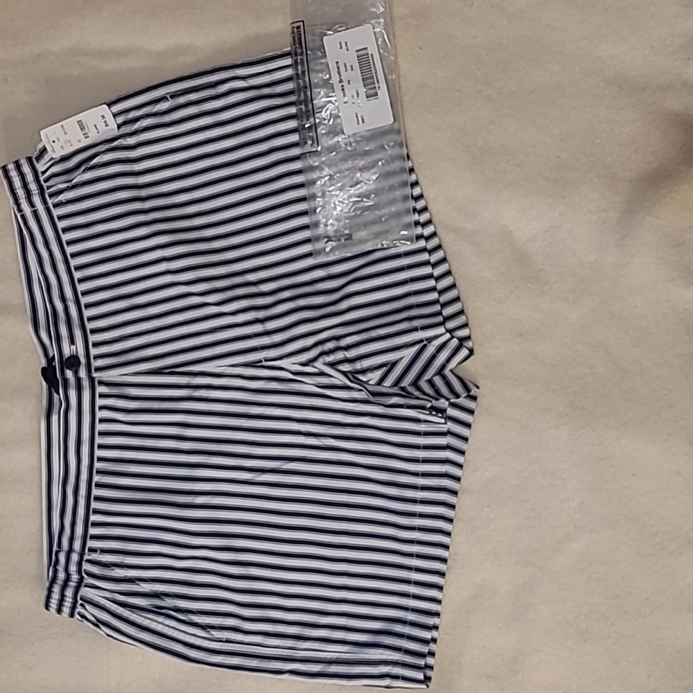 Brooks Brothers Men's  Shorts Size XL   NWT